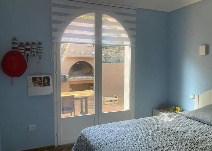 Vamos A La Playa - Cote Villa